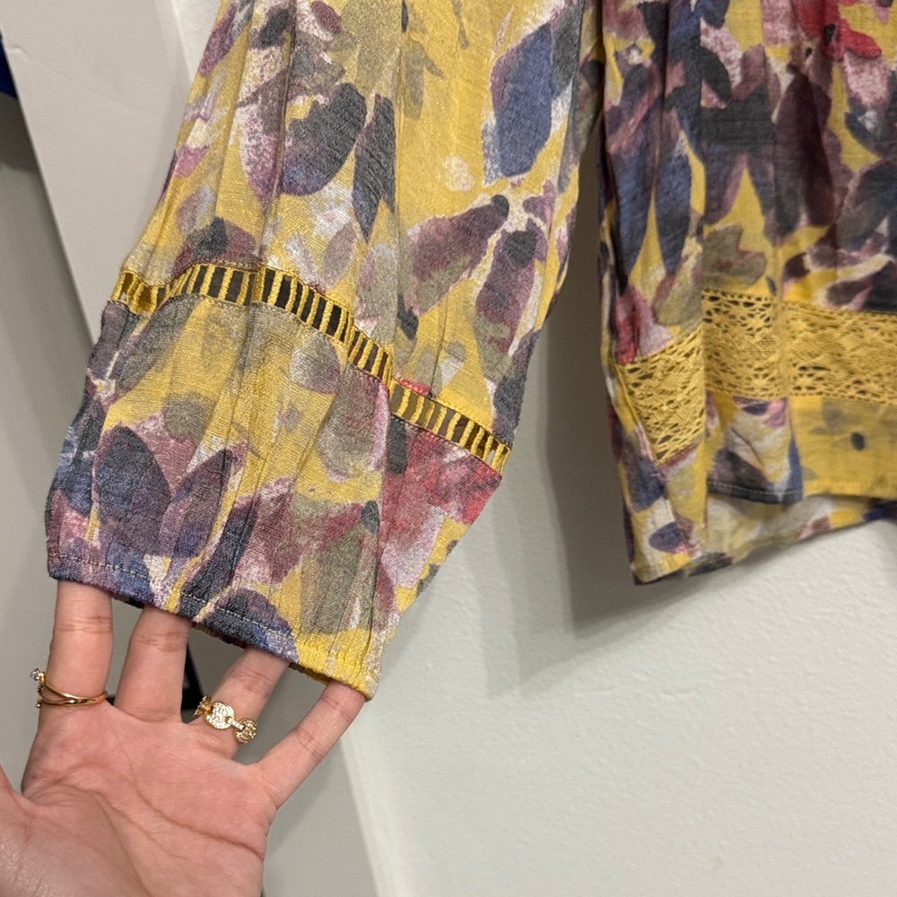 Hope & Harlow Floral Button-Up Blouse size Large - Picture 3 of 6